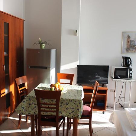 Pile Apartments 3 오미스 외부 사진