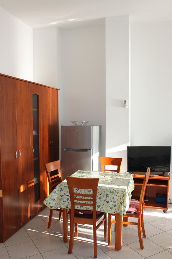Pile Apartments 3 오미스 외부 사진
