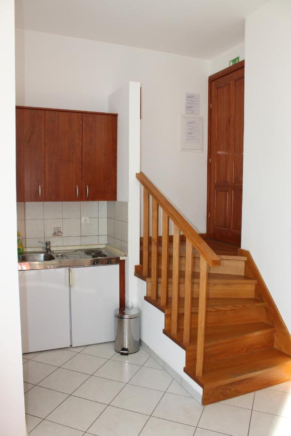 Pile Apartments 3 오미스 외부 사진