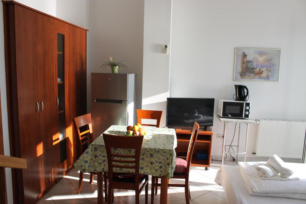 Pile Apartments 3 오미스 외부 사진